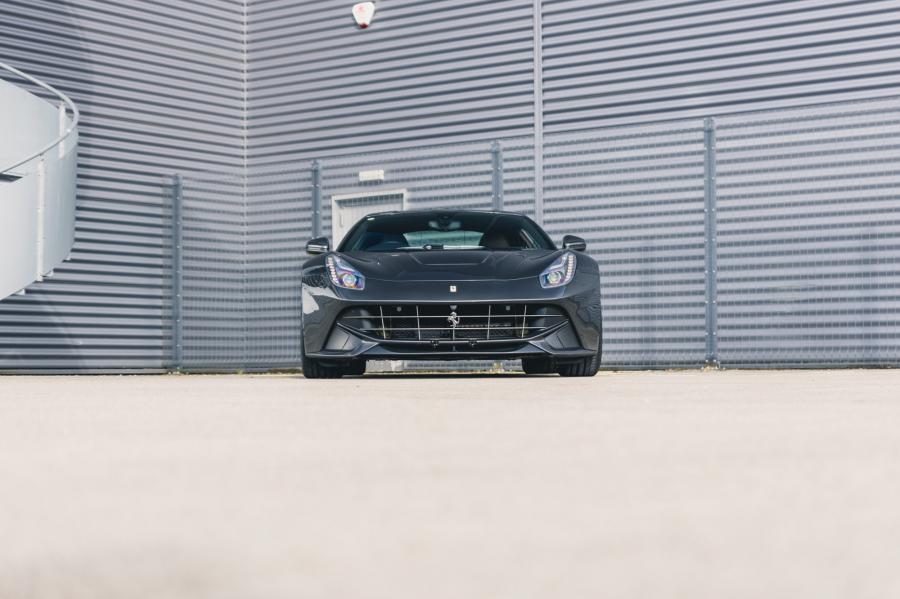  Ferrari F12berlinetta 2014 года  (UK) (фото 3 из 276)